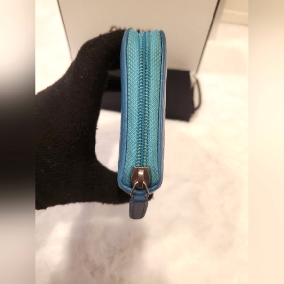 Chanel Camellia Embossed Zip Around Wallet – Turquoise Lambskin - Picture 5 of 16